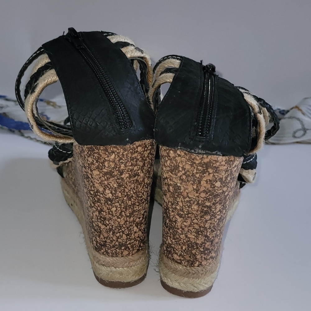Nwot Wedge sandals - Picture 3 of 6